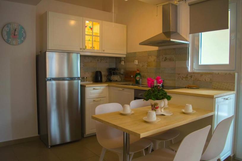 Sunny Central Luxury Apartment Волос Екстер'єр фото